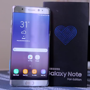Samsung Galaxy Note FE (3) (cropped).png